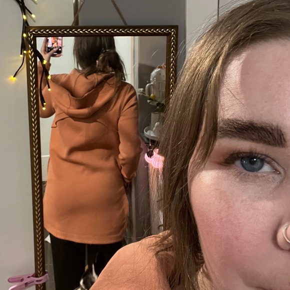 SOLD LOCALLY Lululemon jacket size 6 - Picture 3 of 3